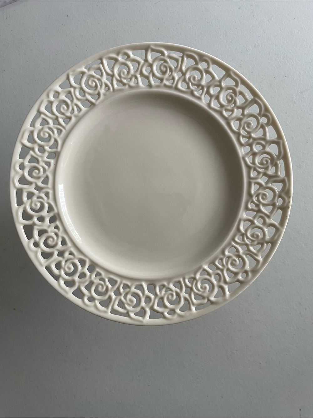 Godinger Cream Lace Pedestal Cake Pastry Stand with embossed pedestal